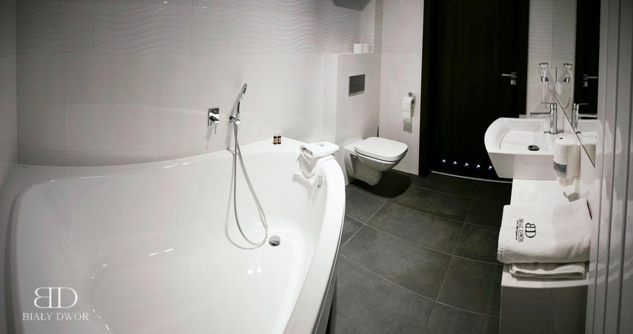 Bed and Breakfast Bialy Dwor Rychwal Экстерьер фото