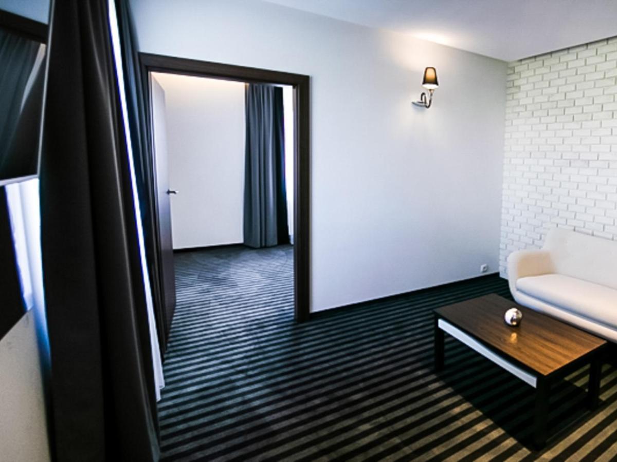 Bed and Breakfast Bialy Dwor Rychwal Экстерьер фото